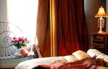 Фотографии уютной спальни в коричневых тонах